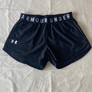 Under Armour Women's Black  Athletic Shorts w/ white Logo Waist, side pockets